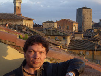 /pages/bio.jpg /pages/bio.jpg